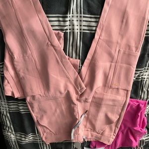 NWT LUUNA SCRUBS